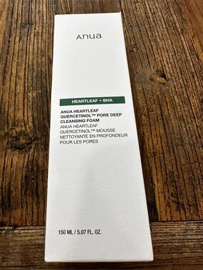 anua Heartleaf + BHA Pore Deep Cleansing Foam — White